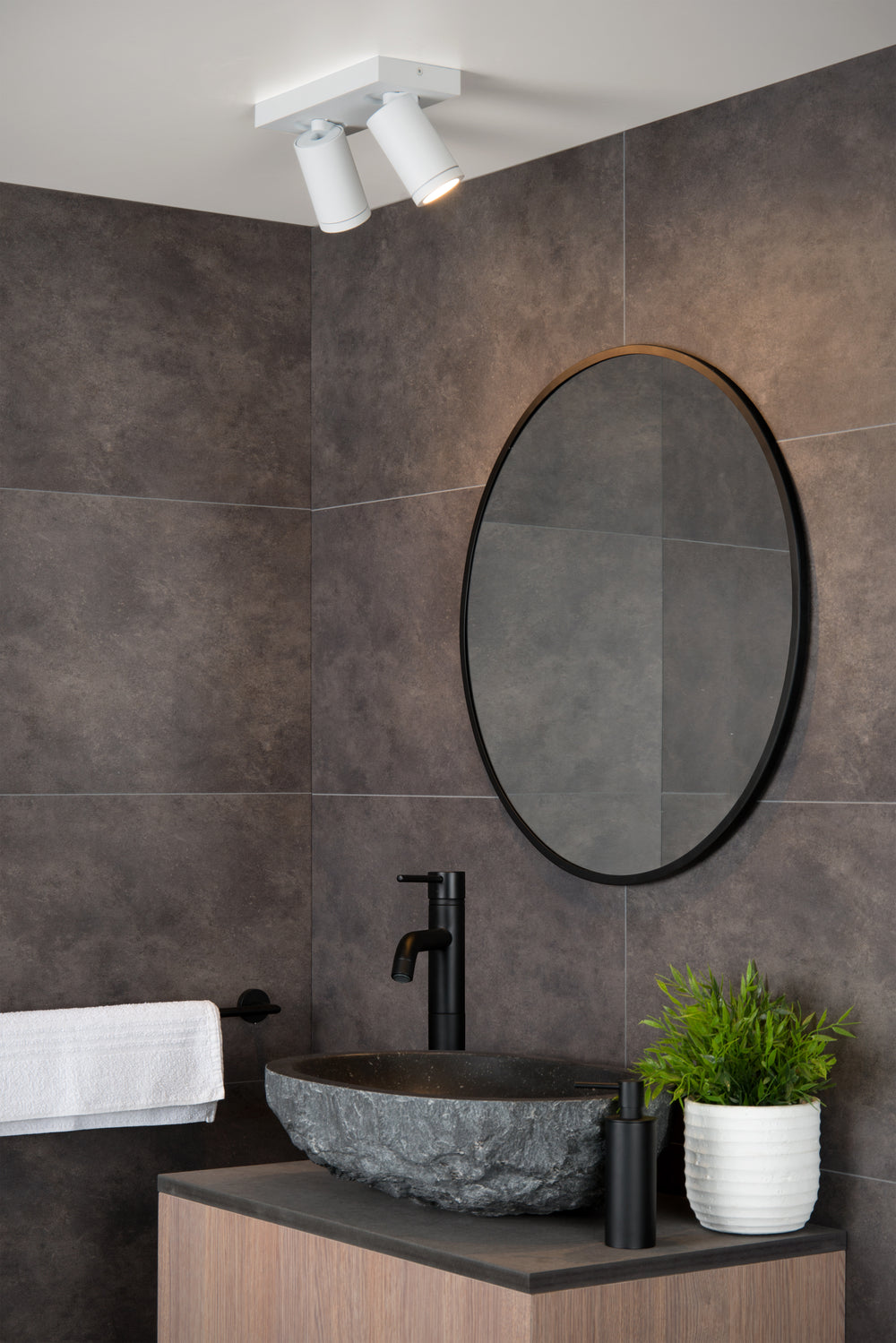 Lucide TAYLOR spot plafonnier LED salle de bain, 2x5W GU10, 2200K-3000K dim to warm, IP44 Blanc Sable