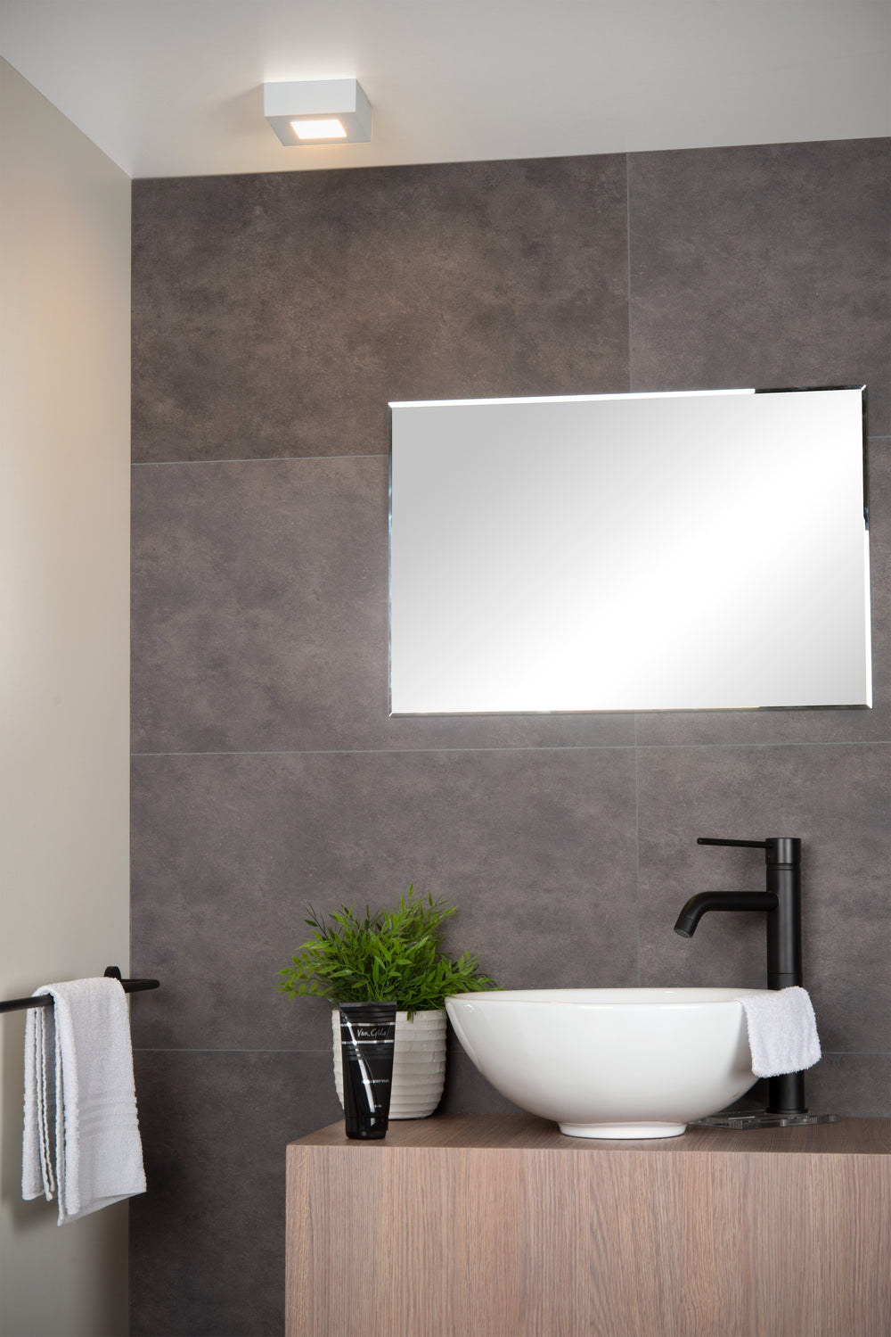 Lucide BRICE LED badkamer plafondlamp, dimbaar 8W 3000K, IP44, vierkant wit aluminium 220-240V