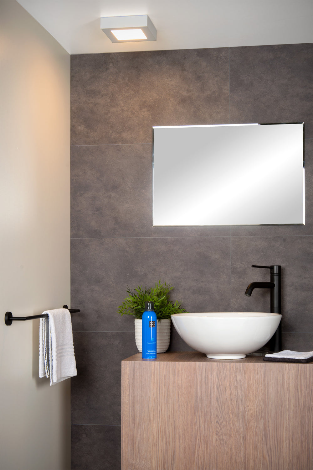 Plafonnier de salle de bain Lucide BRICE LED, dimmable 15W 3000K, IP44, finition carrée blanc mat
