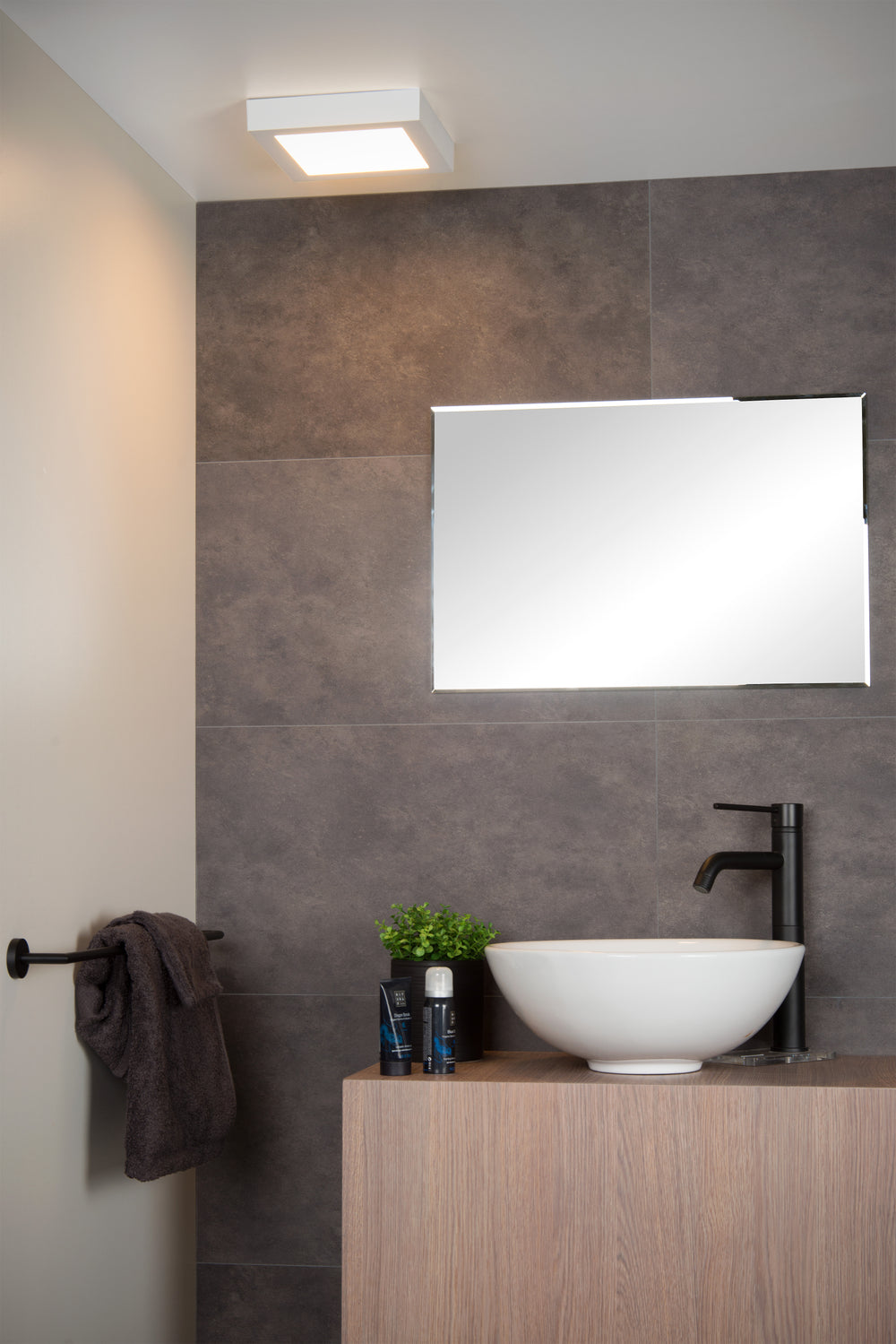 Plafonnier de salle de bain LED Lucide BRICE, dimmable 22W 3000K IP44 carré Blanc design moderne