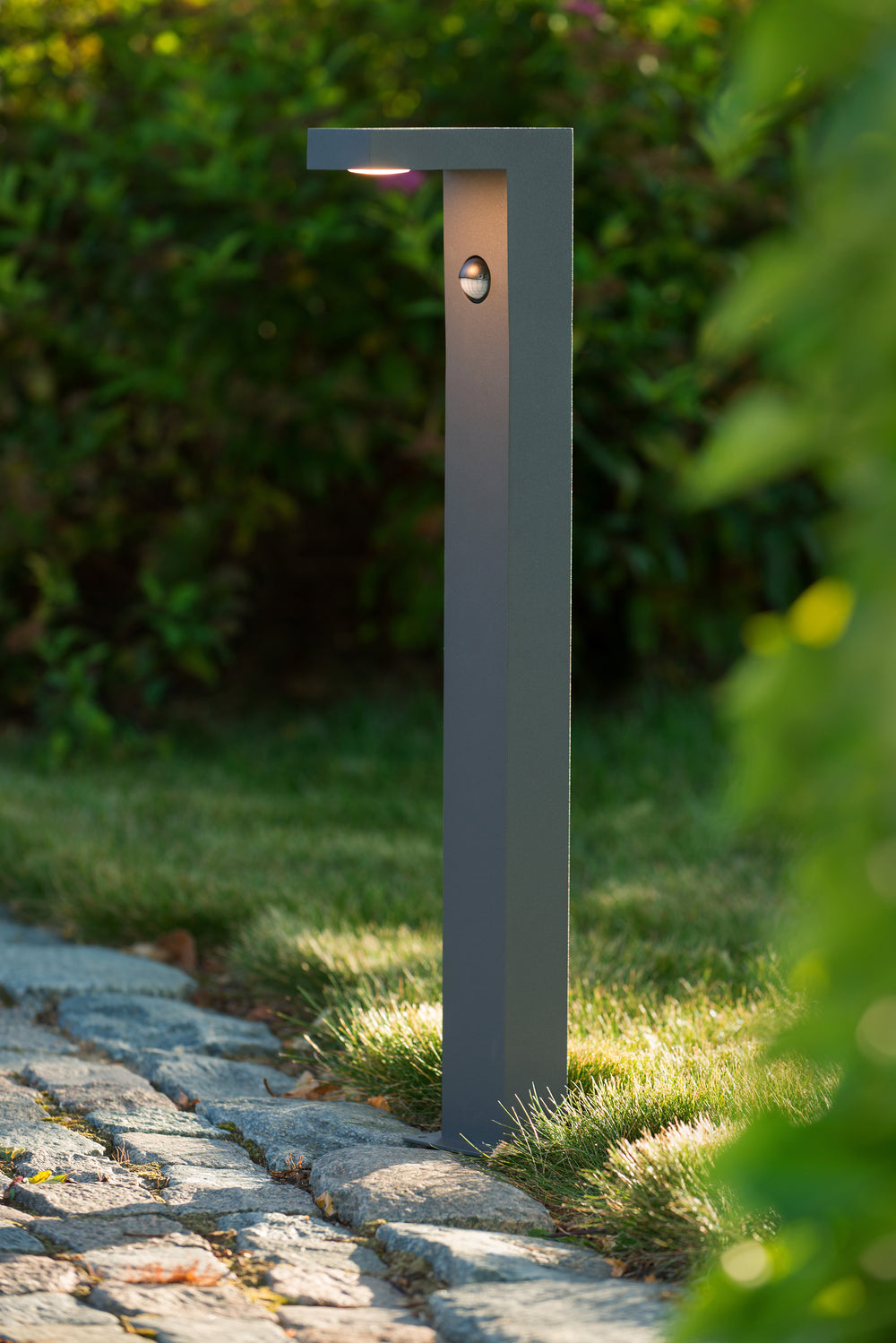 Lucide TEXAS-IR LED sokkellamp 7W 3000K IP54 met bewegings- en dag/nachtsensor Donkergrijs