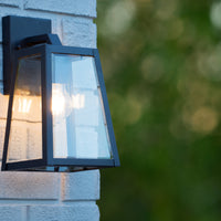 Applique murale Lucide MATSLOT intérieur extérieur, douille E27, 60W max, IP23, design trapézoïdal en métal noir mat